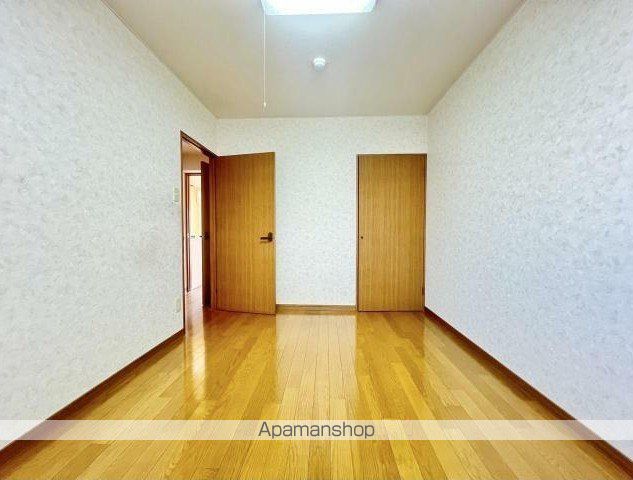 鶴見園ハイツの内装写真