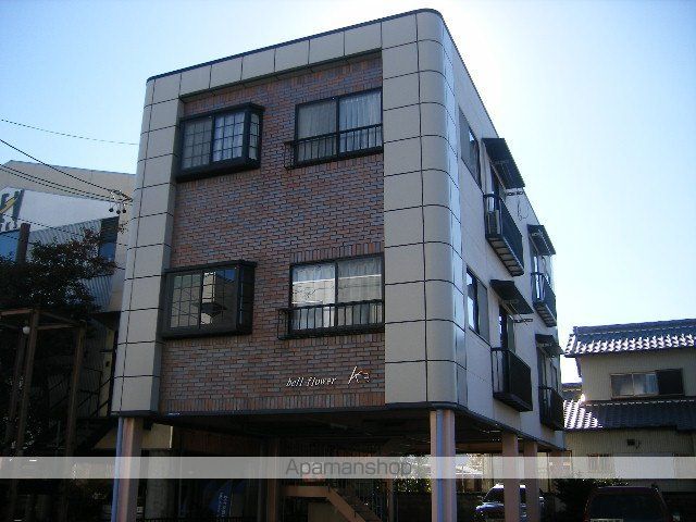 浜松市中央区 3階建 築32年の外観写真