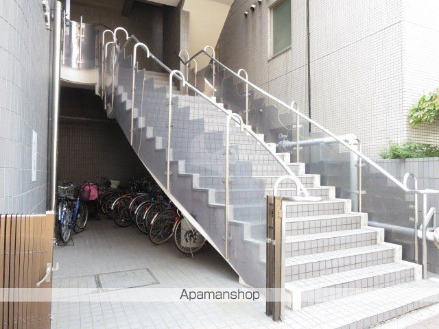 第2山藤ビルの玄関写真