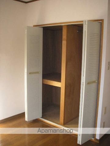 SURPLUSはざまの内装写真