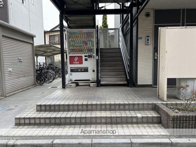 レオパレスアピラの玄関写真