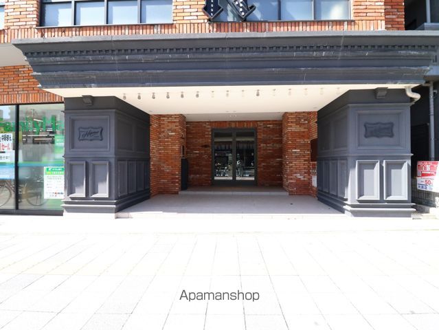 N APARTMENTの玄関写真