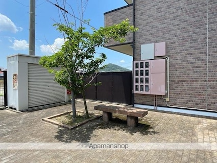 香川県高松市三谷町[2LDK/52.17m2]の共用部3