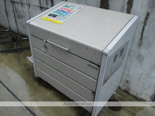 東京都世田谷区代沢４丁目[1R/17.34m2]の共用部2
