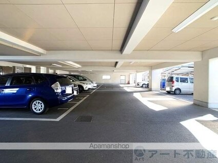 アドラーブル道後[2LDK/75m2]の駐車場4