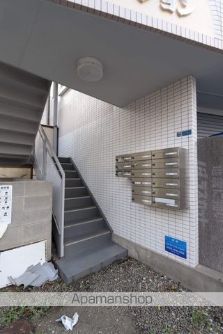 葵マンションの玄関写真