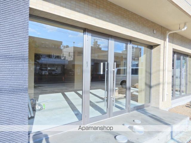 LEVANTE元町の玄関写真