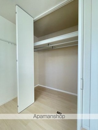 ミッドパレス[1LDK/33.24m2]の収納