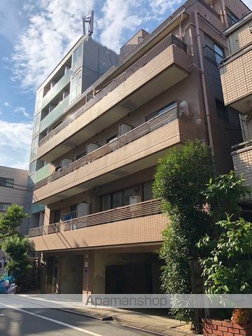 【新宿区北新宿のマンションの外観2】