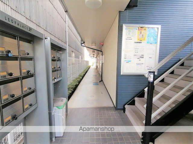 レオパレス曙の玄関写真