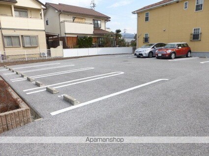 グランデ・ピーノ[2LDK/63.49m2]の駐車場