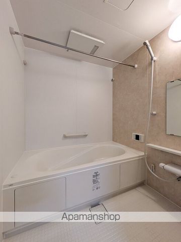 新座市 2階建 築8年の内装写真