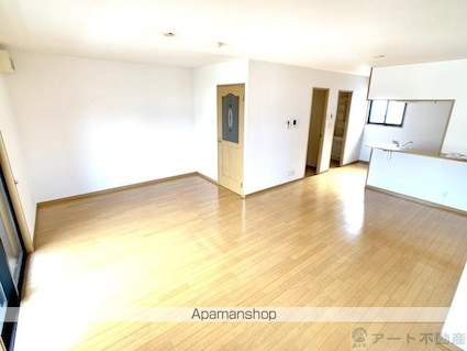 久米コンセールマンション[3LDK/81m2]のリビング・居間