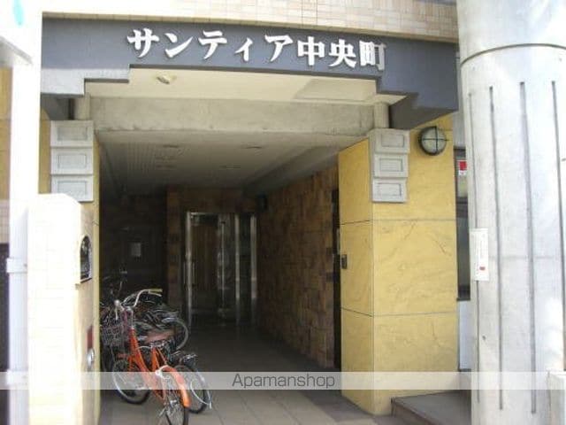 サンティア中央町の玄関写真