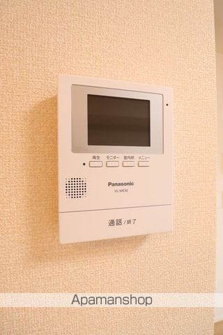 F. フォーナの内装写真
