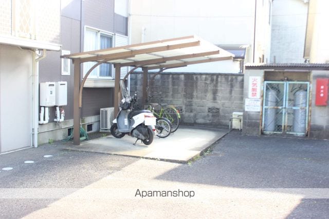 サンシャイン中川の玄関写真