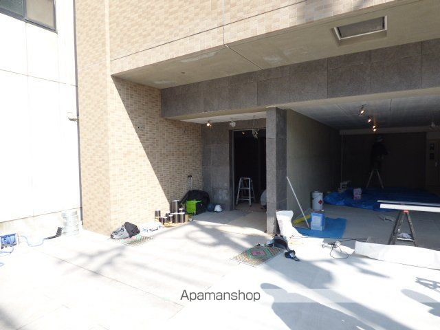フォレ長堀通南の玄関写真