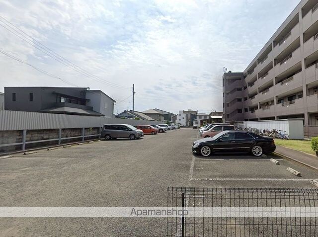 グランヴィア松江[2LDK/57.75m2]の駐車場