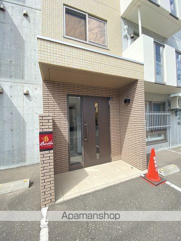 バイラ白石本通の玄関写真