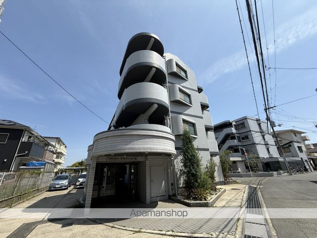 万代マンションIIの外観写真