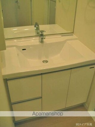 コンフォリア白金高輪[1LDK/40.54m2]の洗面所