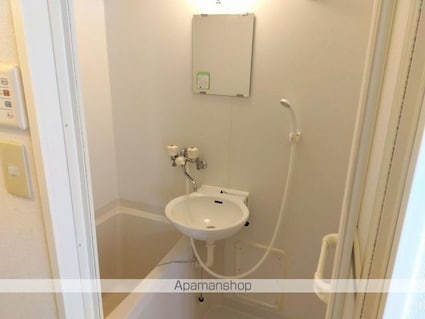 香川県坂出市久米町２丁目[1K/21.81m2]のバス