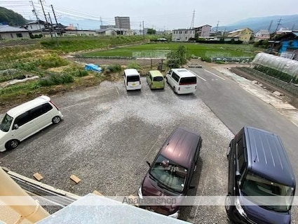 北原レジデンス[2LDK/58m2]の駐車場2