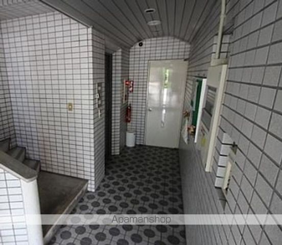 ハイタウン榎町の玄関写真
