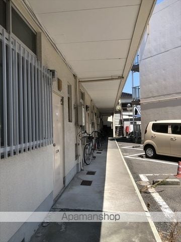尾崎マンションの玄関写真