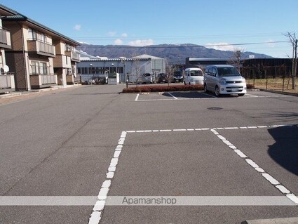 Ａｖａｎｚａｒｅ　Ｂ[2LDK/56.26m2]の駐車場