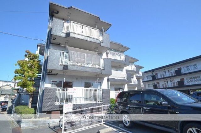 日興マンション B棟の外観写真