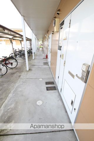 レオパレス六甲北二番館の玄関写真