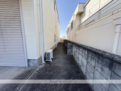 栗林様貸倉庫[事務所/328m2]の外観4