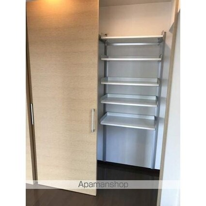 コンフォリア池袋[1R/32.82m2]の収納