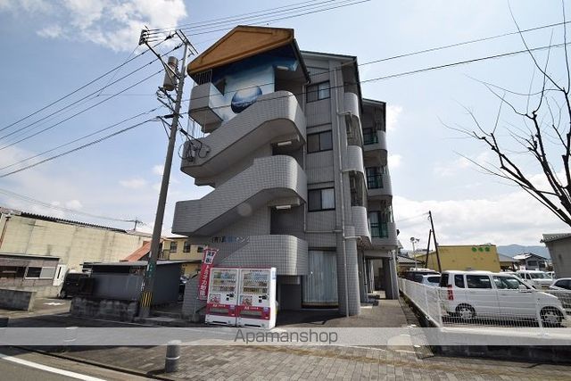 真装マンションの外観写真