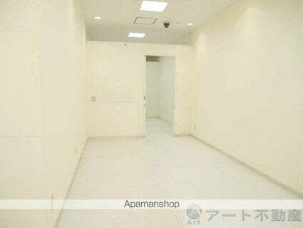 第７コートエル（テナント）[1R/372.42m2]のリビング・居間5
