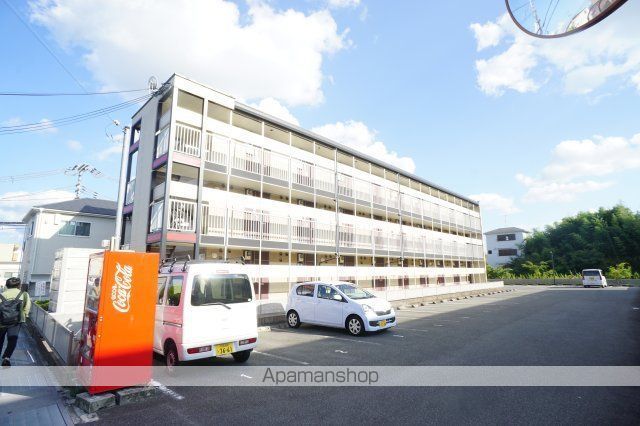 レオパレスLA VISTAの玄関写真
