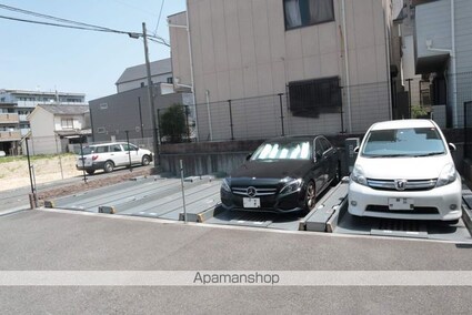 セイクレッド[3LDK/72.5m2]の駐車場2