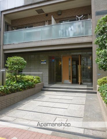 プライムアーバン目白の玄関写真