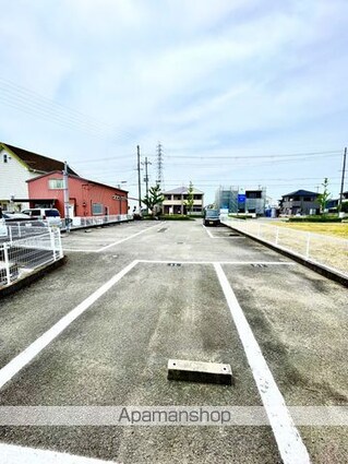 エタニティコートⅠ番館[1K/23.65m2]の駐車場1
