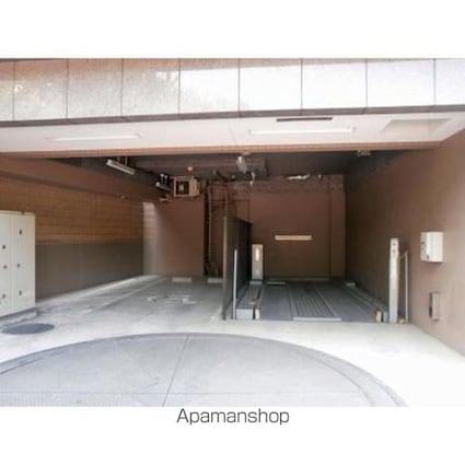 パークキューブ市ヶ谷[1DK/31.28m2]の駐車場