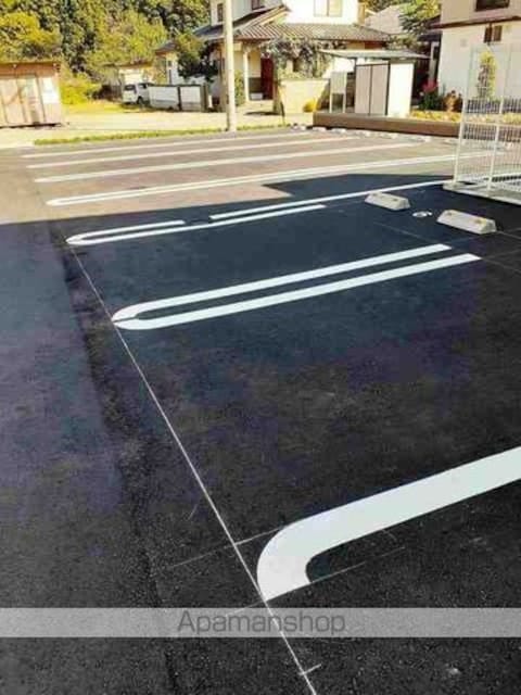 ライムⅠ[2LDK/62.54m2]の駐車場1