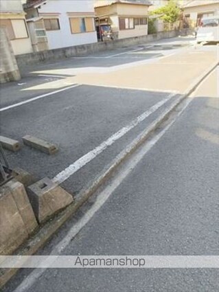 和歌山県和歌山市有本[1LDK/42.8m2]の駐車場