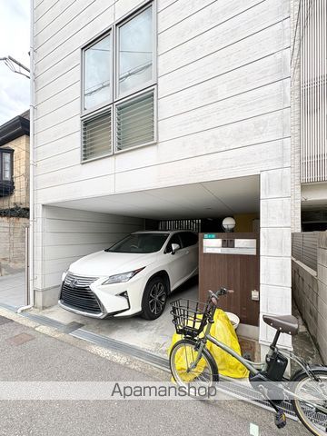 大阪市御堂筋線 西田辺駅 徒歩5分 3階建 築30年の玄関写真