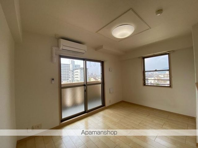 香川県高松市伏石町[1LDK/42.38m2]のリビング・居間