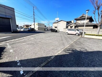 岡山県倉敷市西中新田[3DK/48.76m2]の駐車場