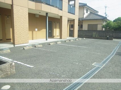 和歌山県和歌山市本脇[1K/26.25m2]の駐車場