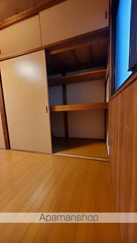 小春町テラスハウスIの内装写真