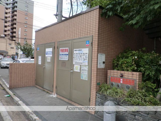 クレタ県庁前の外観写真