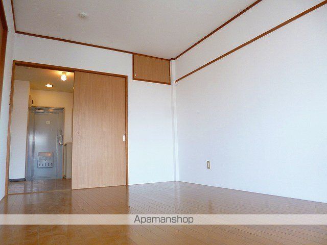 メゾンローリエの内装写真